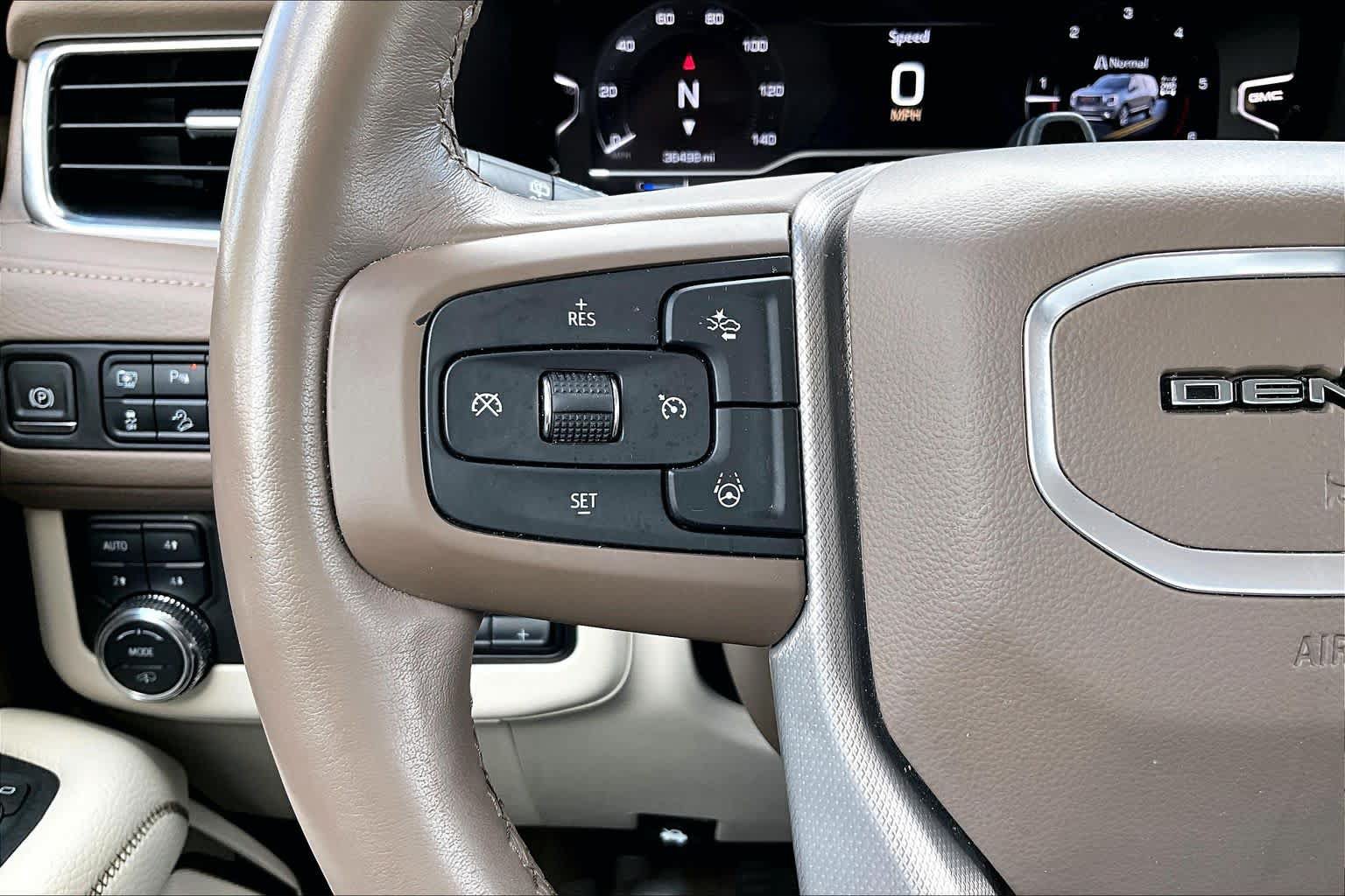 Used 2024 GMC Yukon Denali w/ Advanced Technology Package AWD/4WD image 44