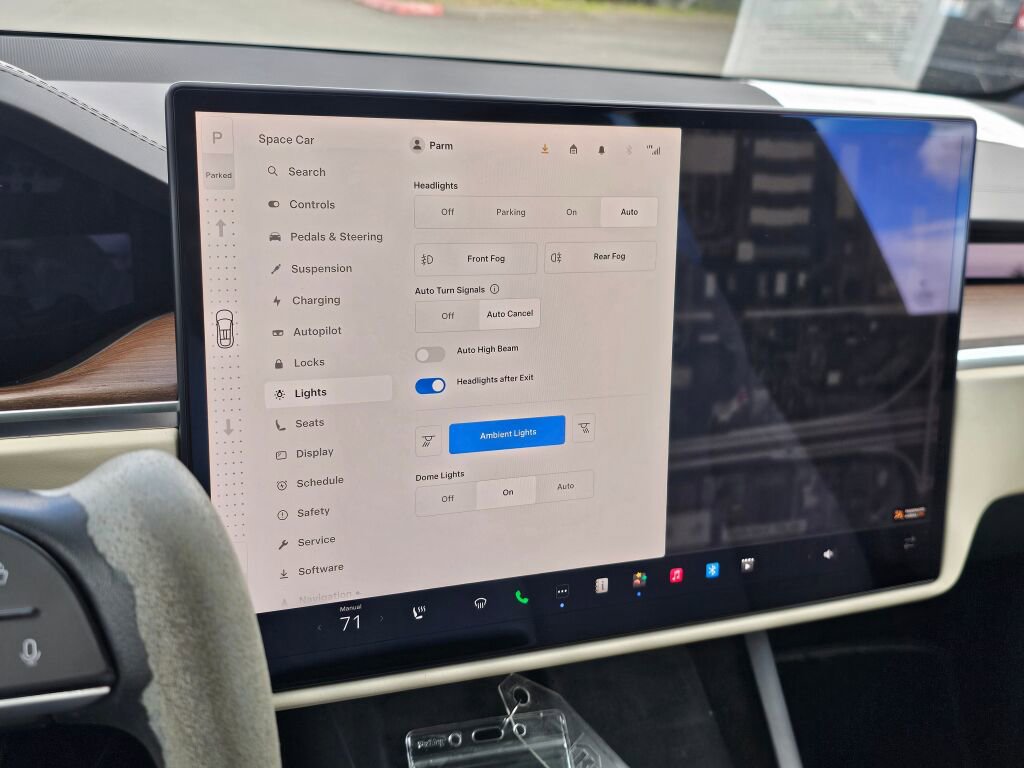 Used 2022 Tesla Model X image 37