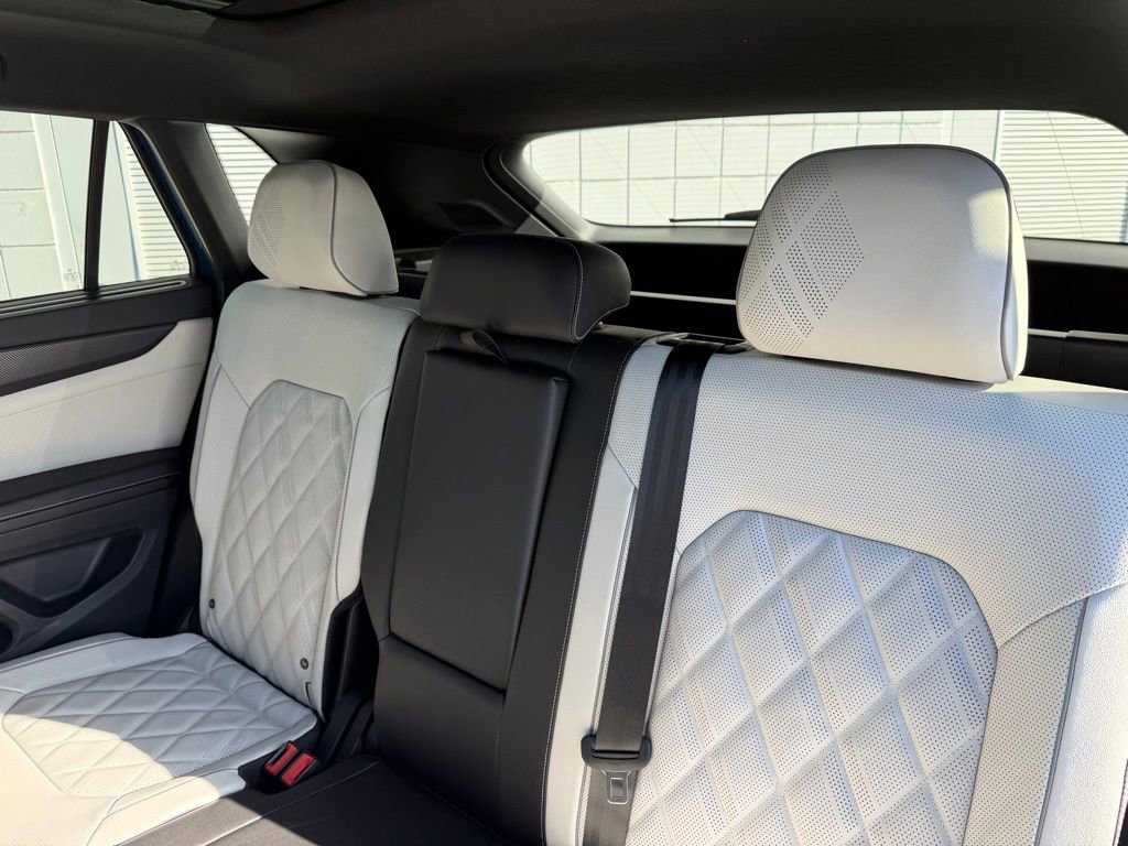 New 2026 Volkswagen Atlas Cross Sport SEL Premium R-Line image 20