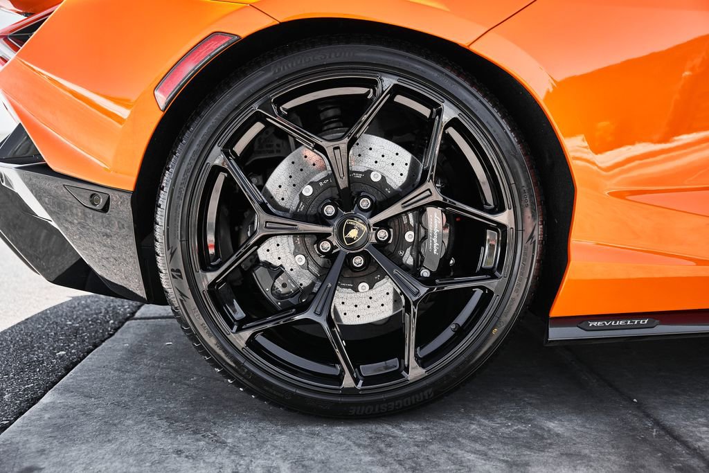 Used 2024 Lamborghini Revuelto AWD/4WD image 31