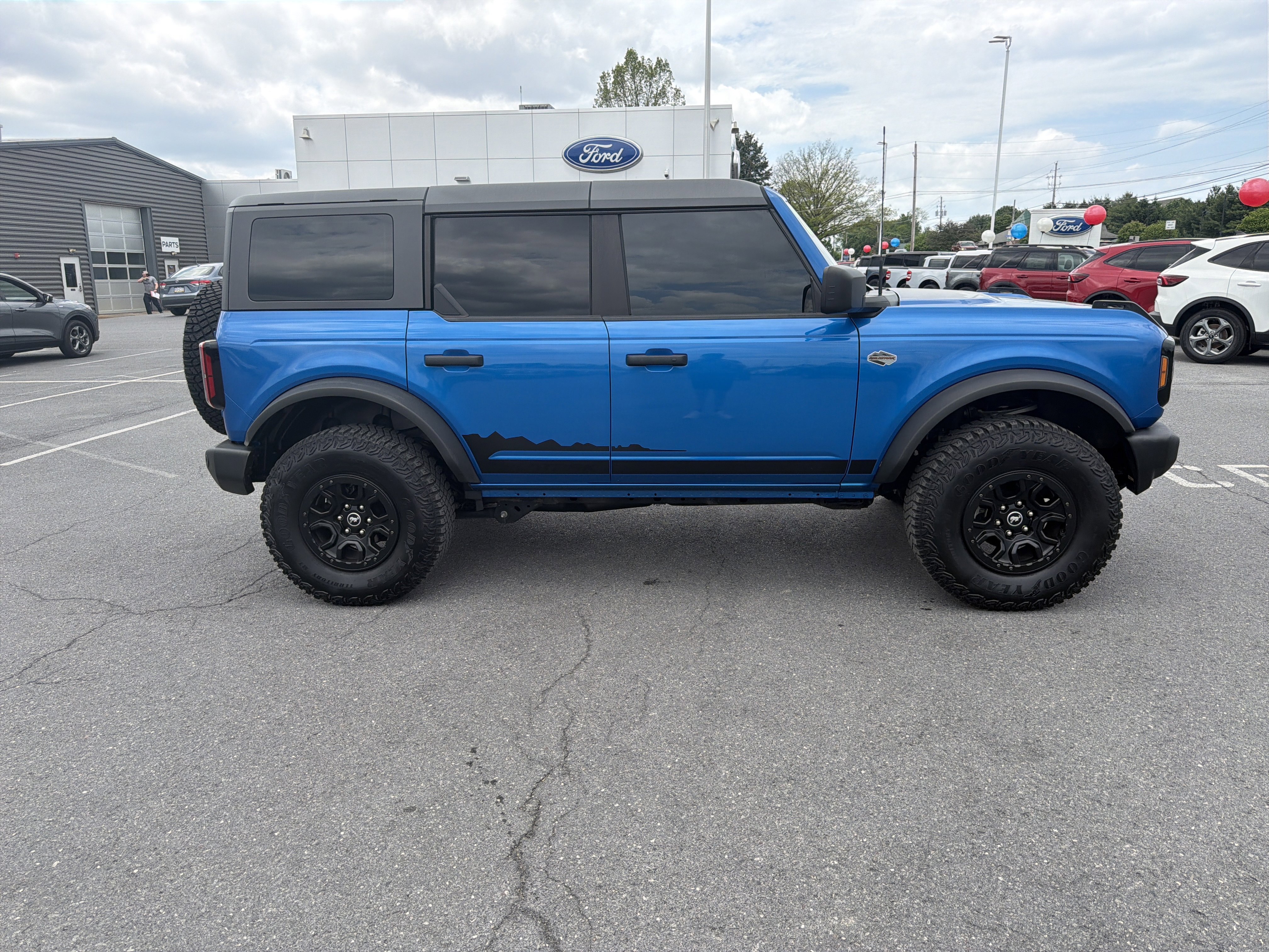 Used 2022 Ford Bronco Wildtrak AWD/4WD image 2