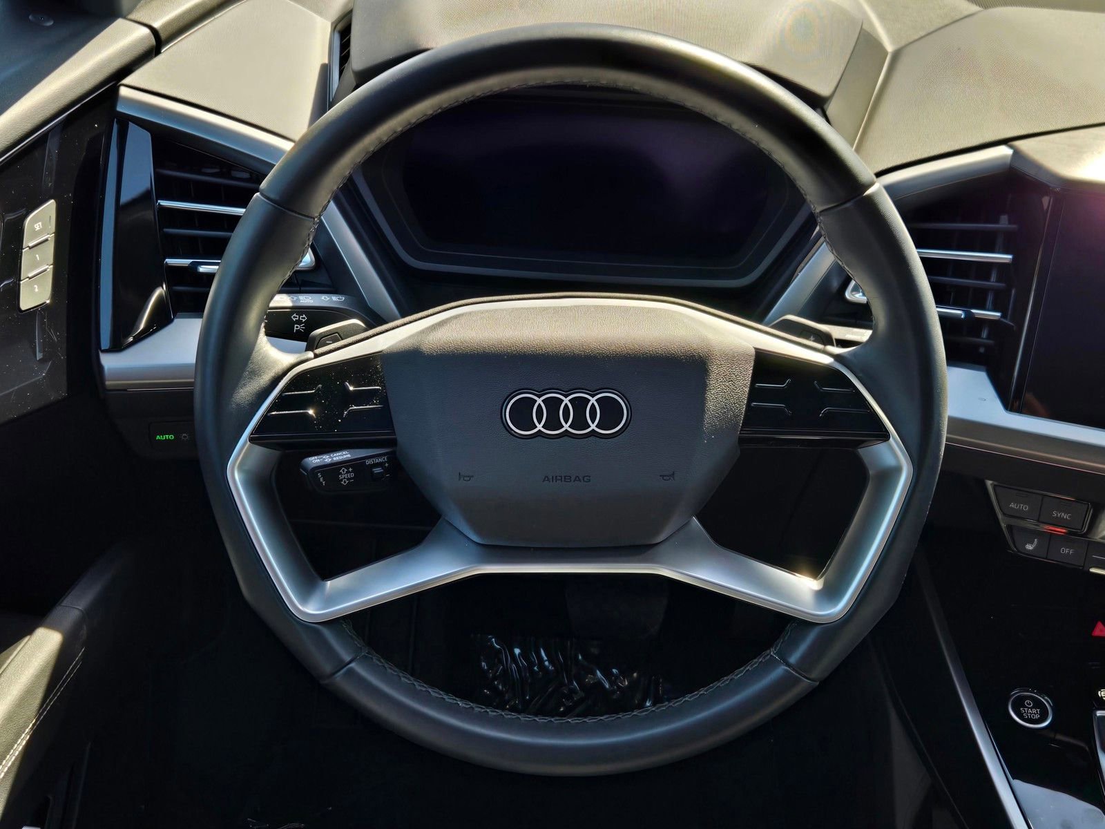 Used 2023 Audi Q4 e-tron Premium Plus w/ Premium Plus RWD image 14