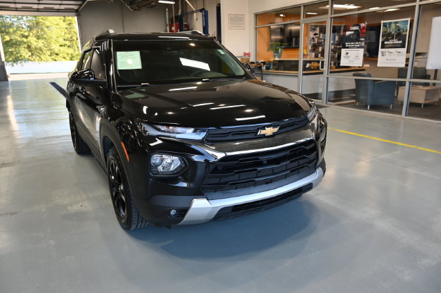 Used 2023 Chevrolet TrailBlazer LT FWD image 3