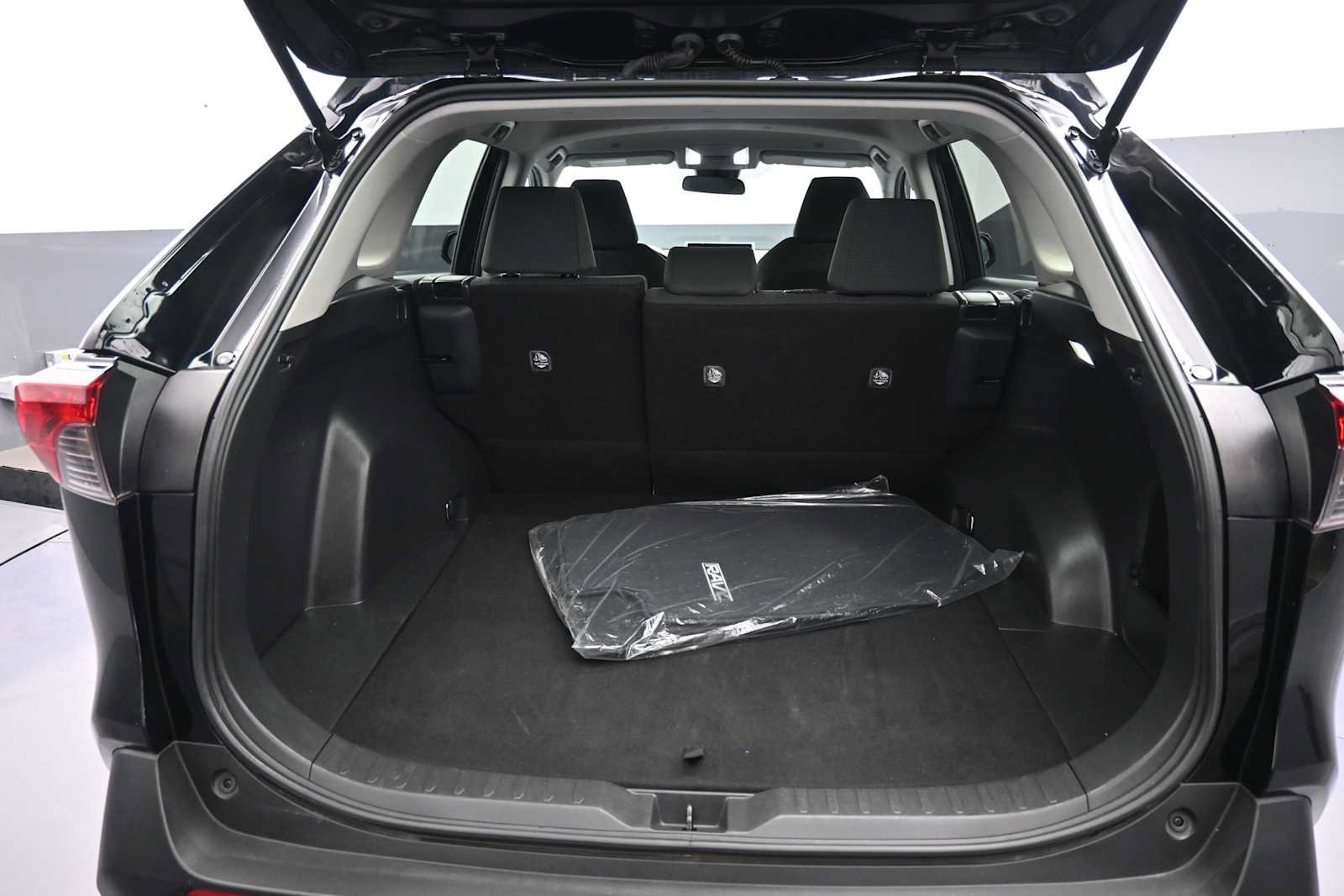 Used 2025 Toyota RAV4 LE FWD image 20