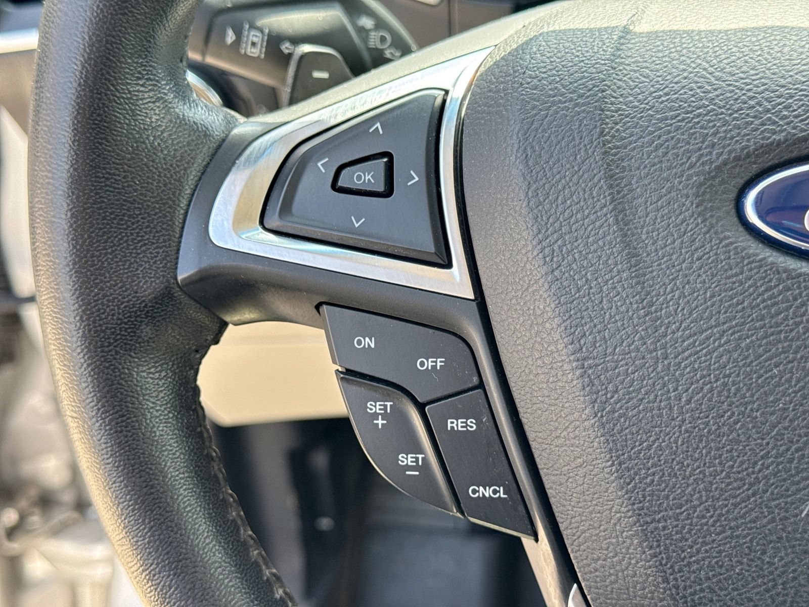 Used 2017 Ford Edge Titanium w/ Equipment Group 302A AWD/4WD image 29