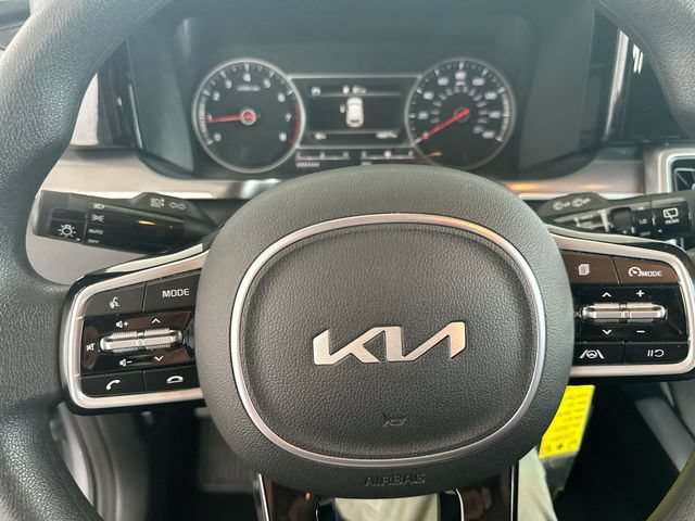 Certified 2023 Kia Sorento LX FWD image 12
