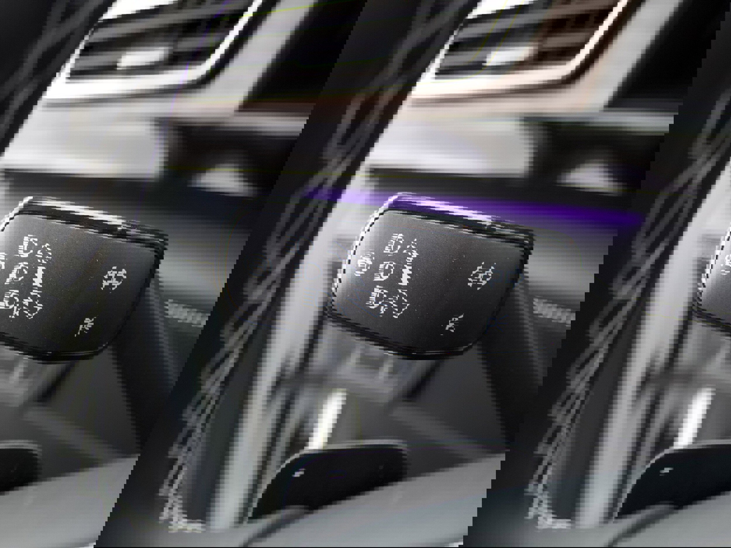 New 2025 Volkswagen Atlas SEL image 18