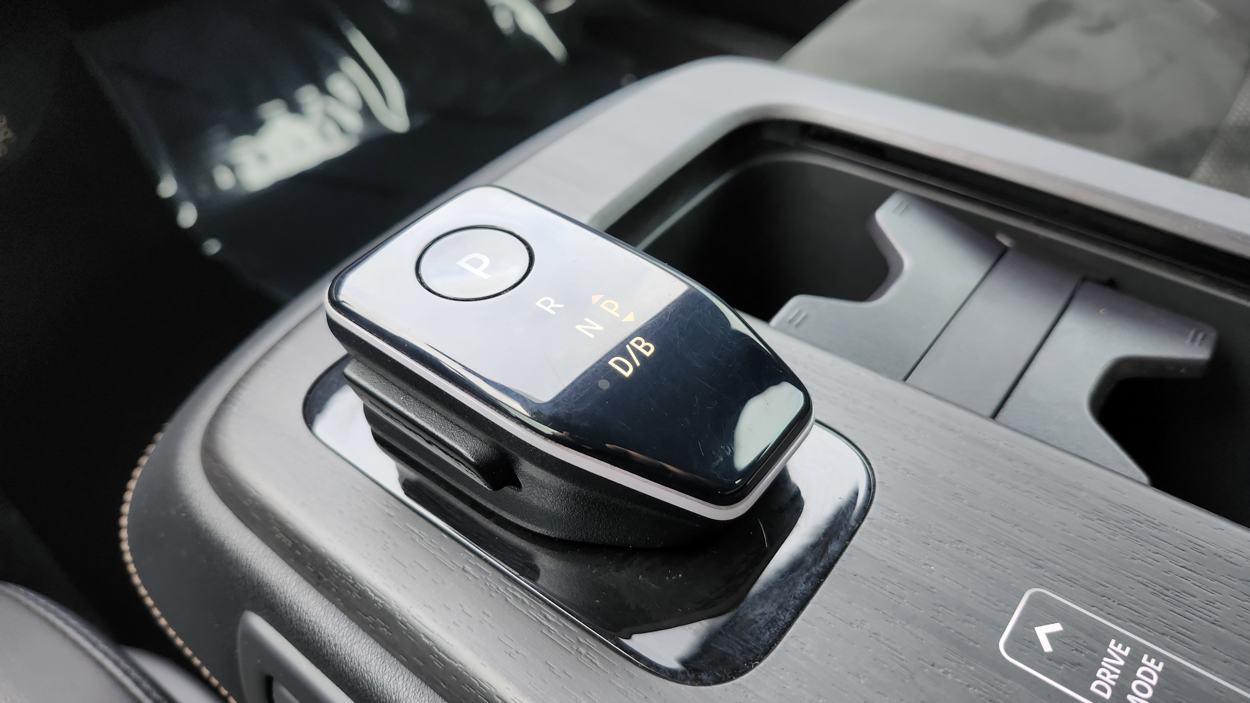 Used 2023 Nissan Ariya FWD image 39