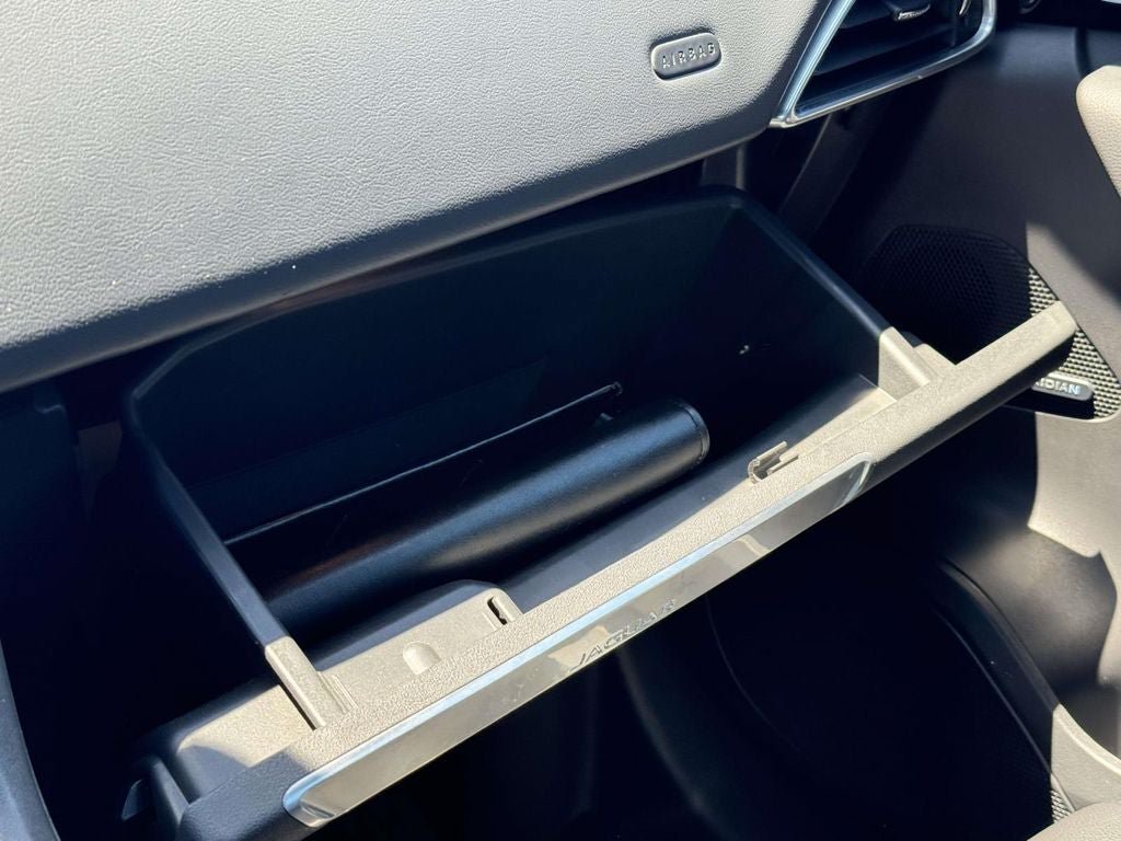 Used 2020 Jaguar F-PACE Premium AWD/4WD image 11