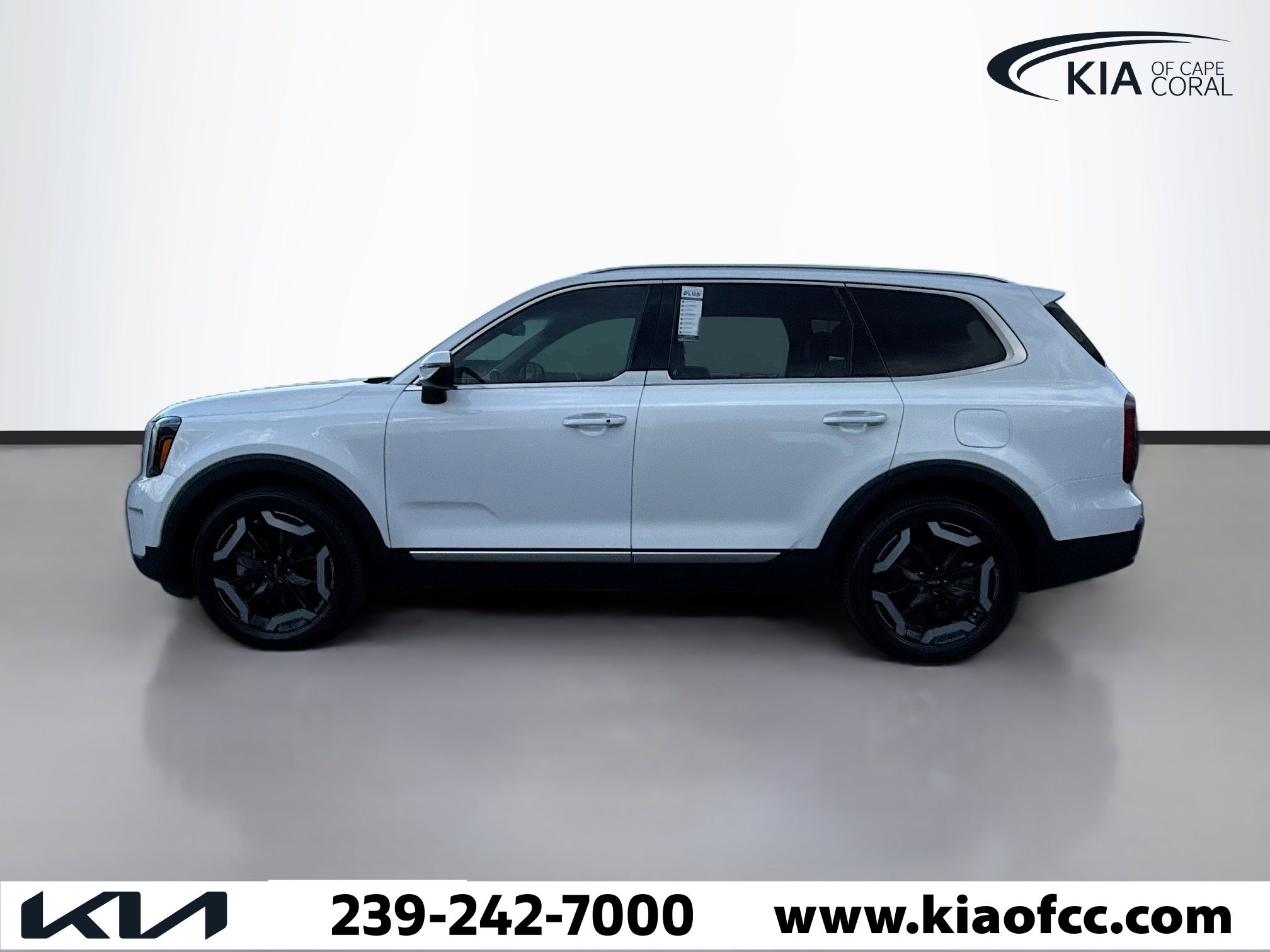 Certified 2024 Kia Telluride S w/ S Sunroof Package image 2