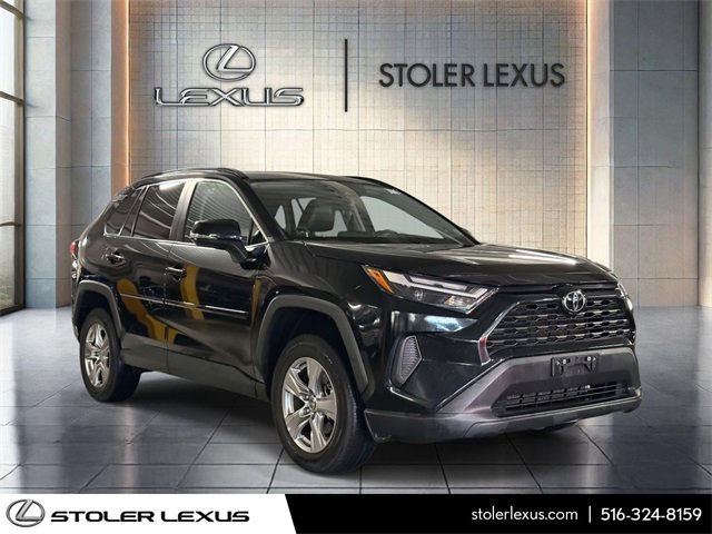 Used 2022 Toyota RAV4 XLE image 1