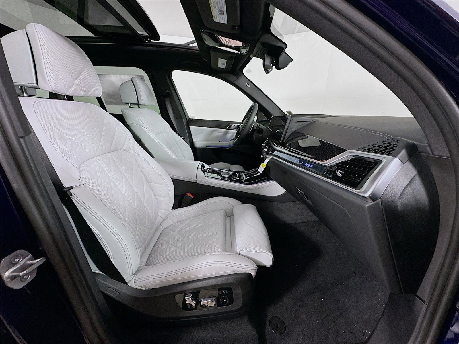 New 2026 BMW X5 xDrive40i w/ M Sport Package image 30