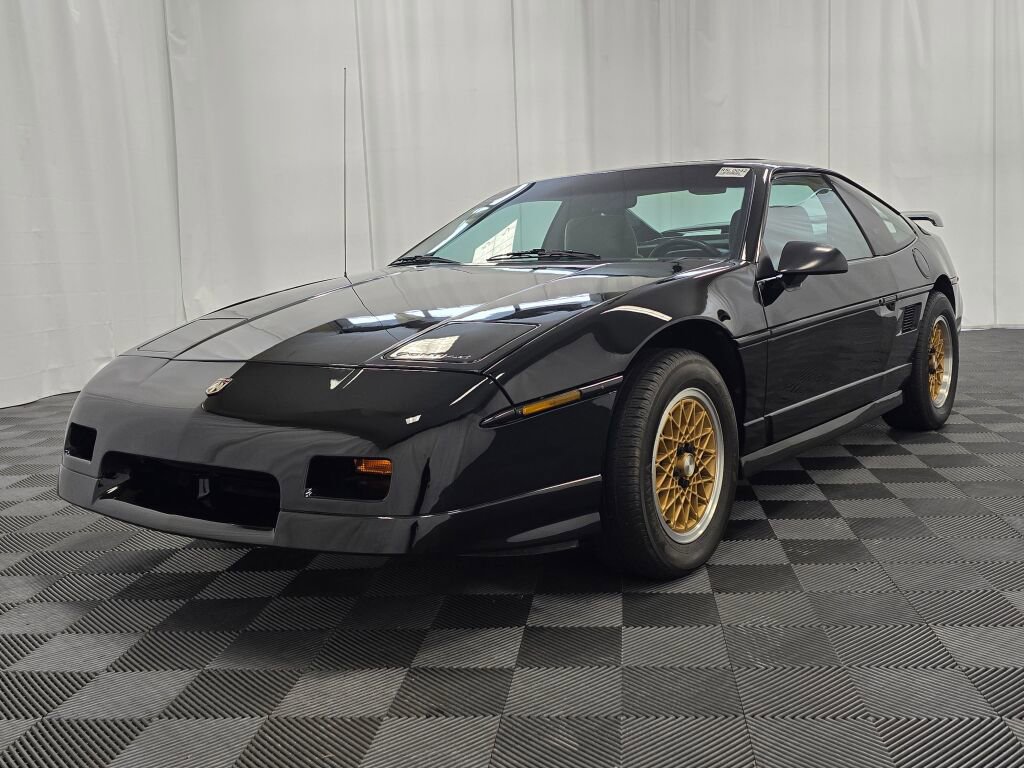 Used 1988 Pontiac Fiero GT image 1