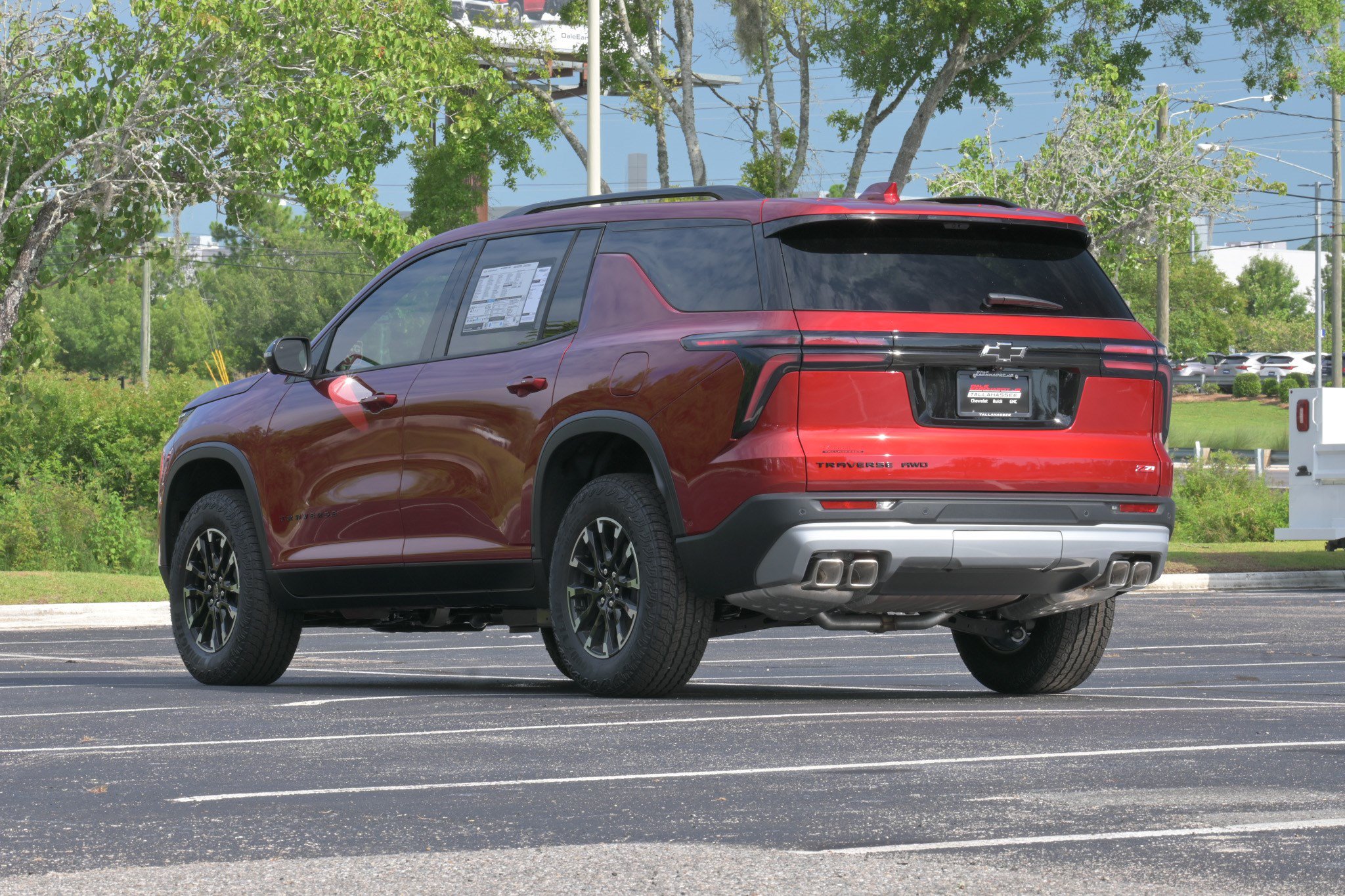 New 2026 Chevrolet Traverse Z71 w/ Enhanced Driving Package AWD/4WD image 3