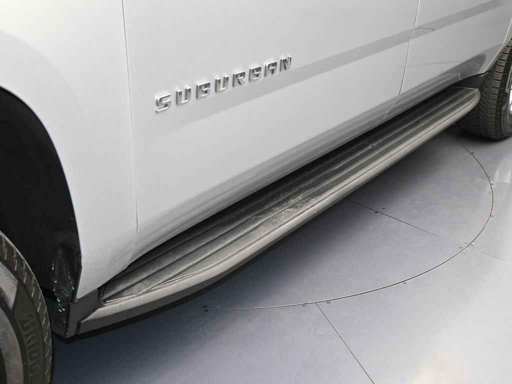 Used 2018 Chevrolet Suburban LT image 38