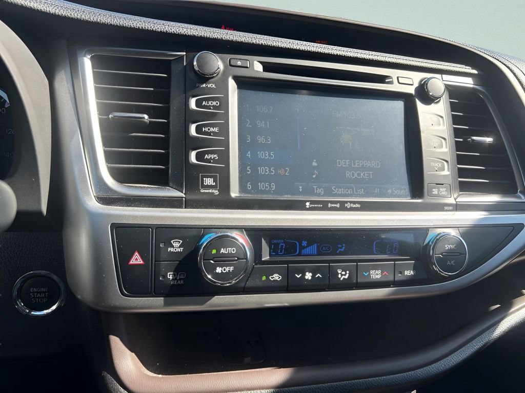 Used 2019 Toyota Highlander Limited Platinum AWD/4WD image 27