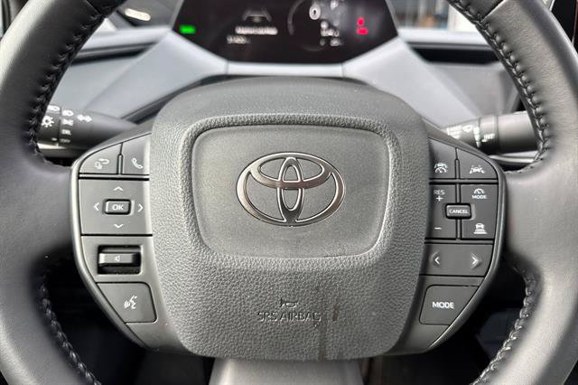 Used 2025 Toyota Prius LE FWD image 25