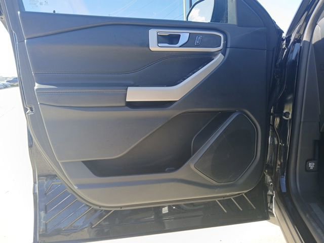 Used 2022 Ford Explorer XLT image 17