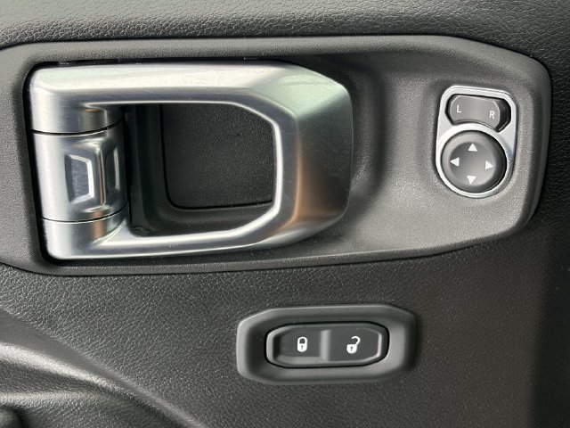 Used 2023 Jeep Wrangler Sport AWD/4WD image 22
