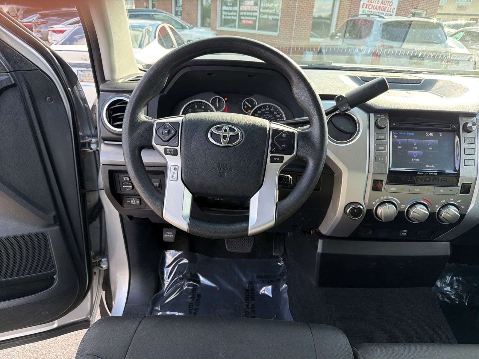 Used 2015 Toyota Tundra SR5 AWD/4WD image 14