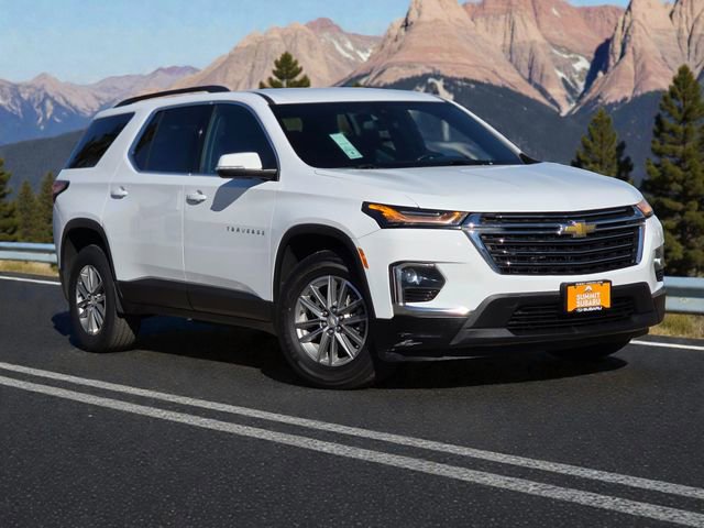 Used 2023 Chevrolet Traverse LT image 2