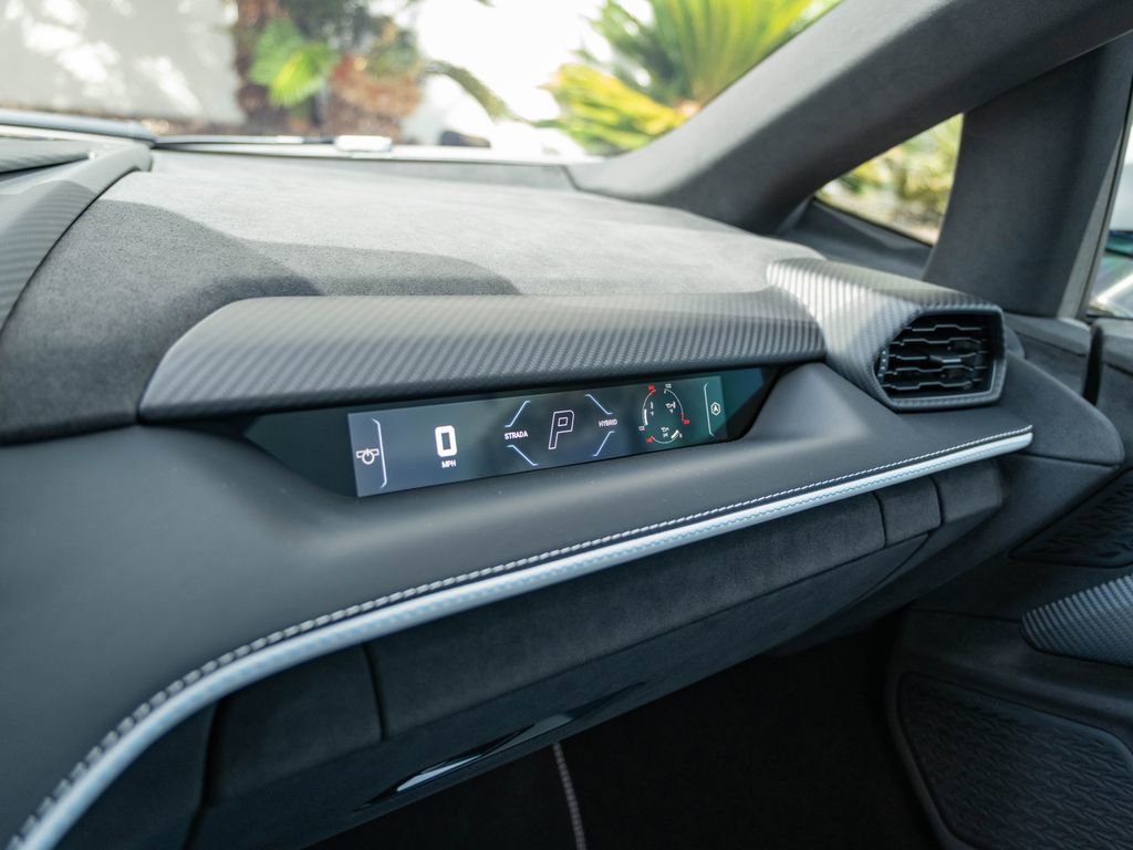 Used 2025 Lamborghini Revuelto AWD/4WD image 19