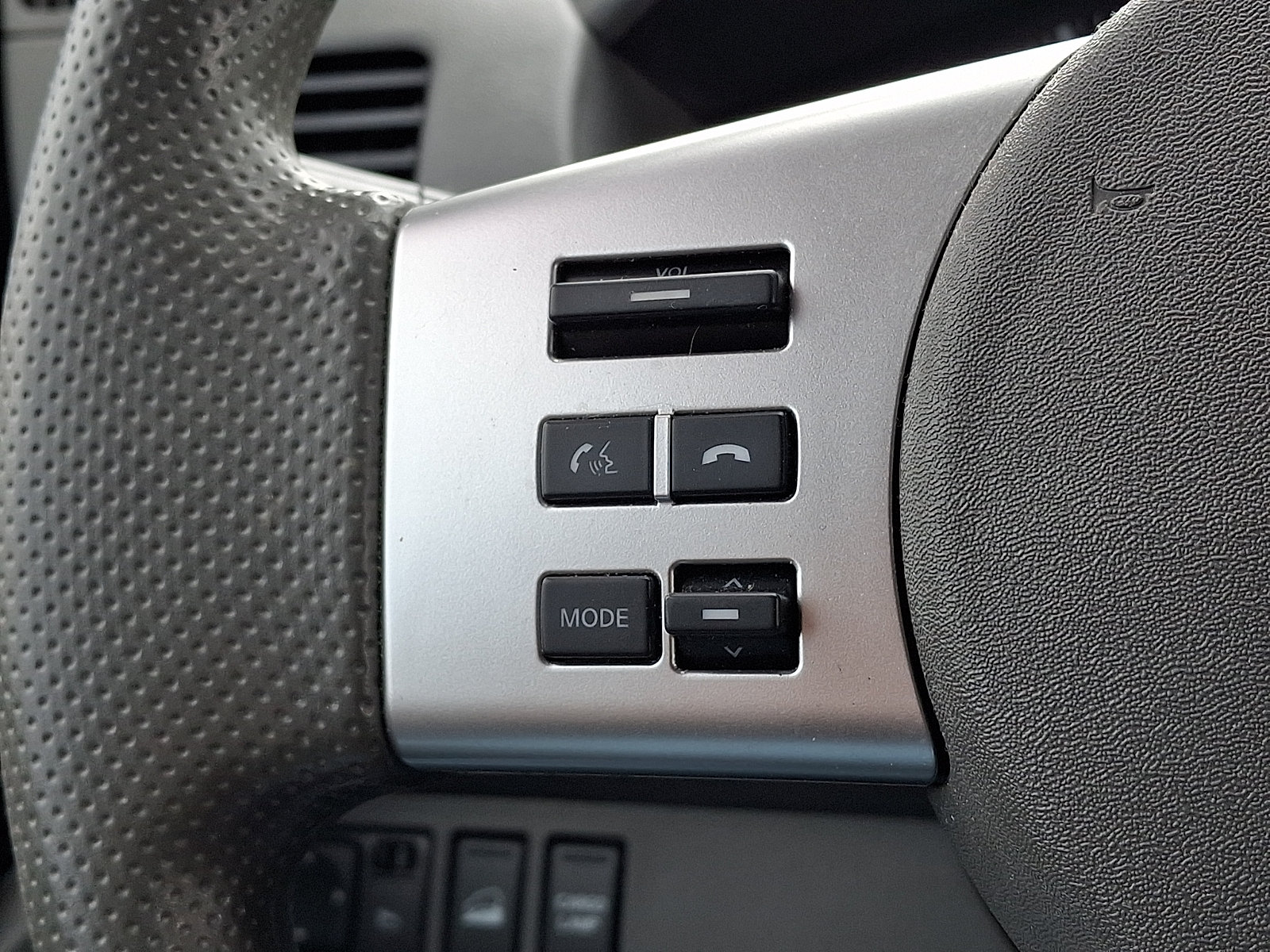 Certified 2021 Nissan Frontier SV w/ Midnight Edition Floor Mats AWD/4WD image 21