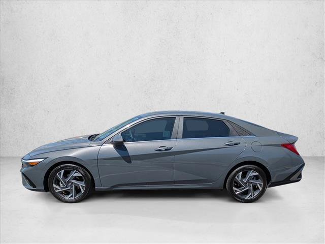Used 2024 Hyundai Elantra SEL w/ Convenience Package FWD image 9