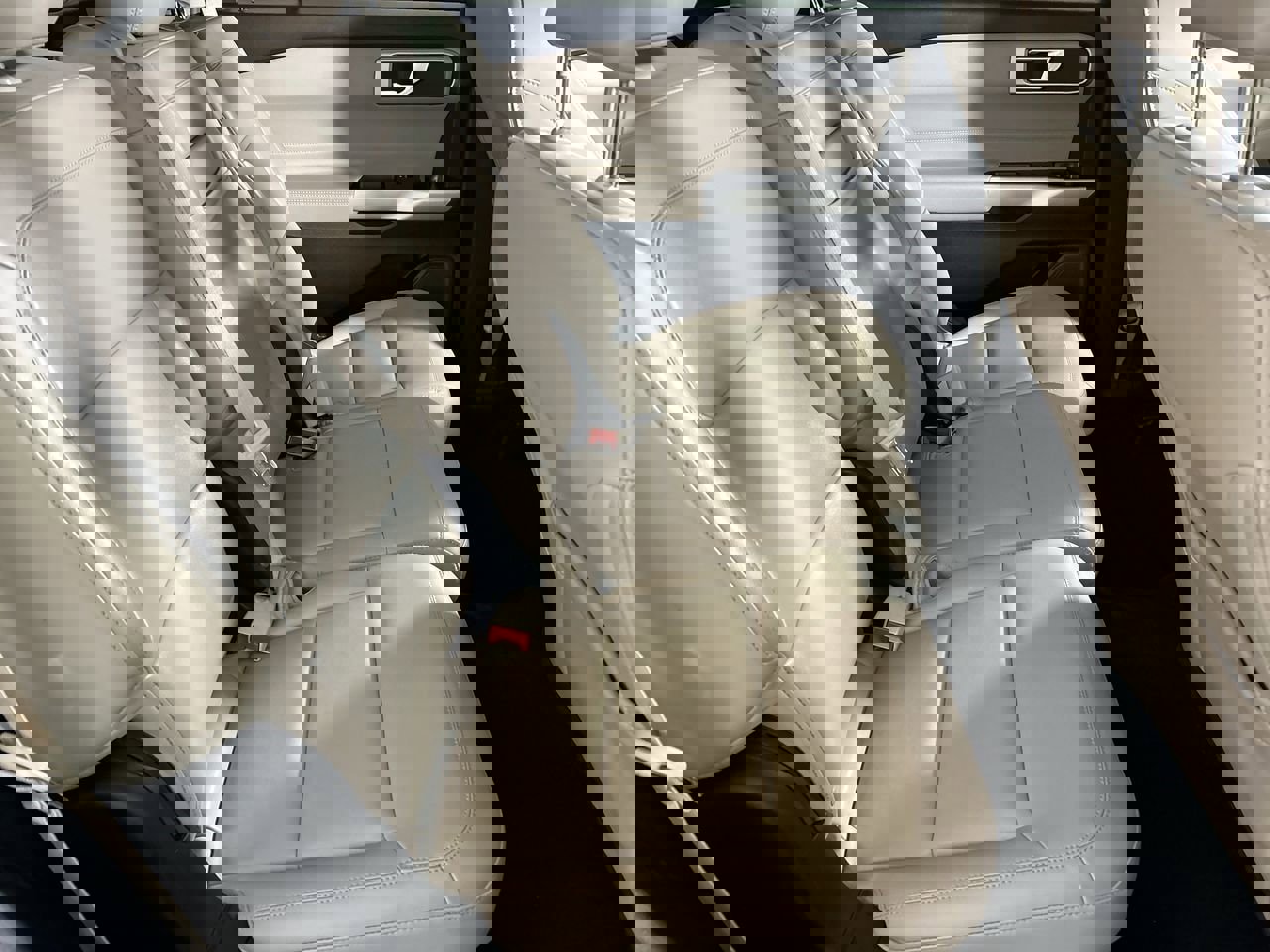 Used 2022 Ford Explorer XLT w/ Equipment Group 202A image 24