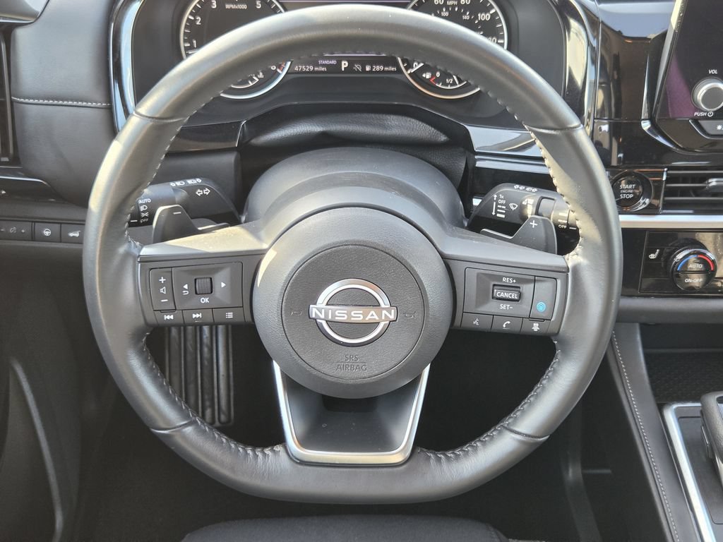 Used 2025 Nissan Pathfinder SV FWD image 14