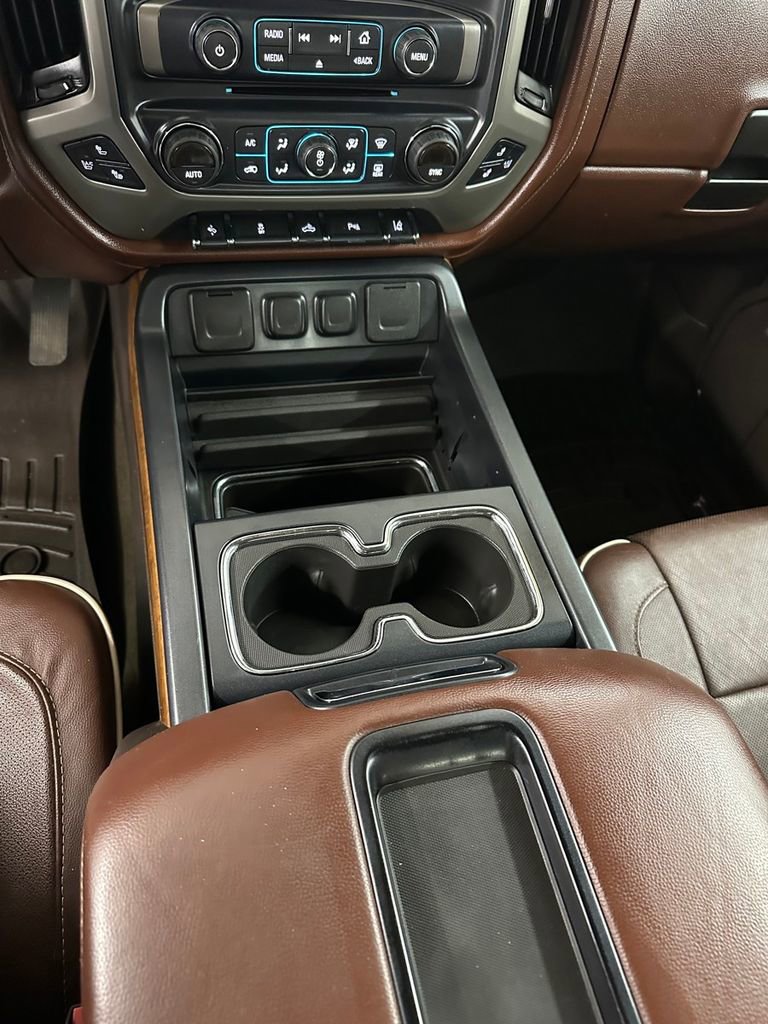 Used 2015 Chevrolet Silverado 2500 High Country w/ High Country Premium Package image 17