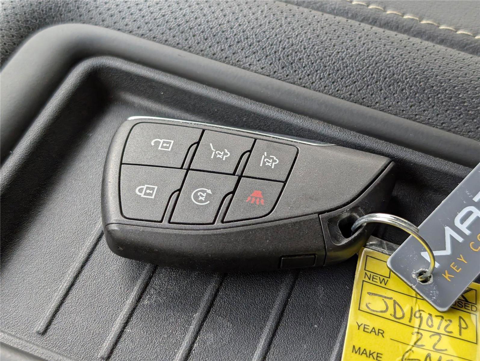 Used 2022 GMC Yukon SLT w/ SLT Premium Package image 17