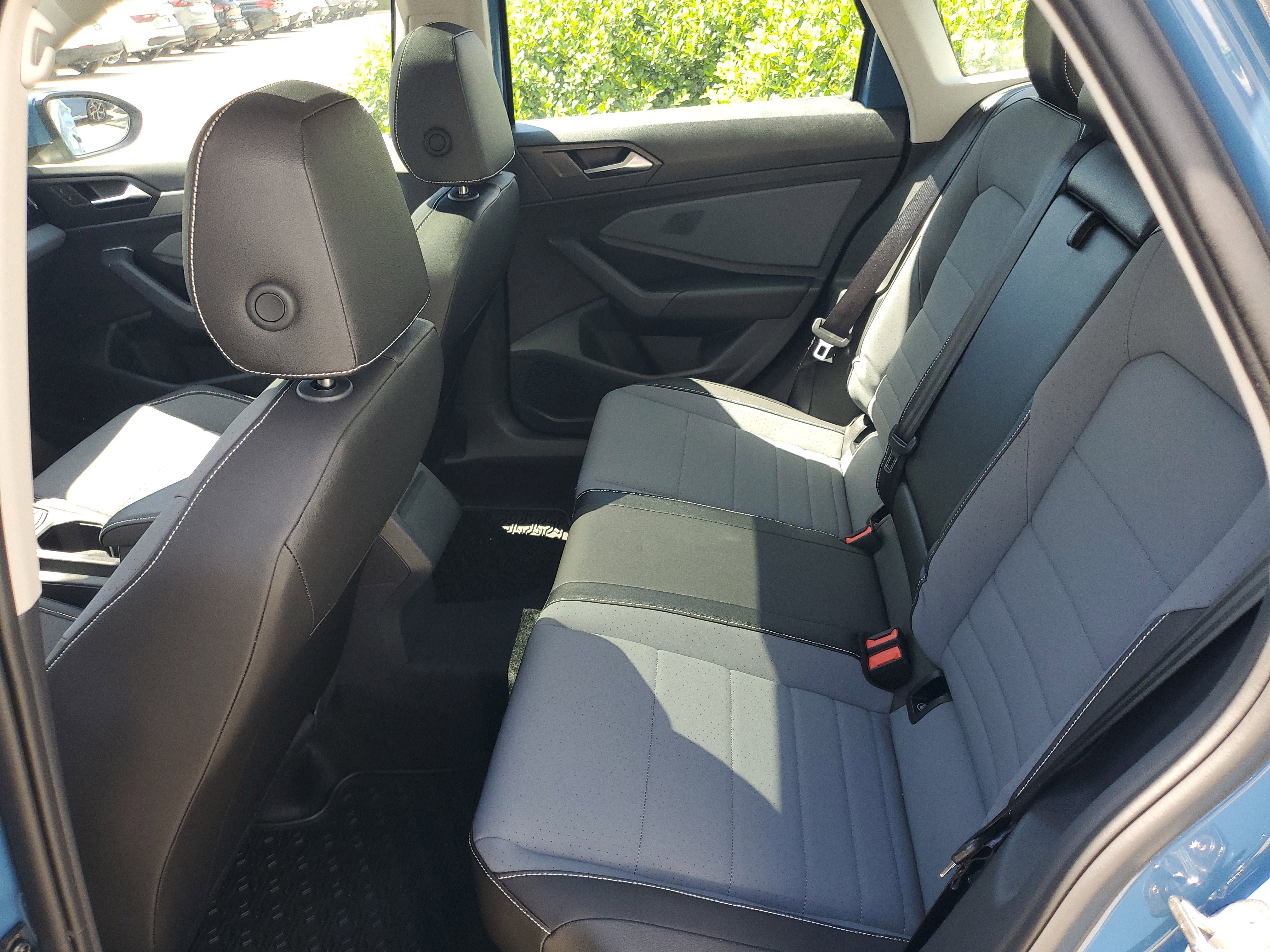 New 2025 Volkswagen Jetta SE image 9