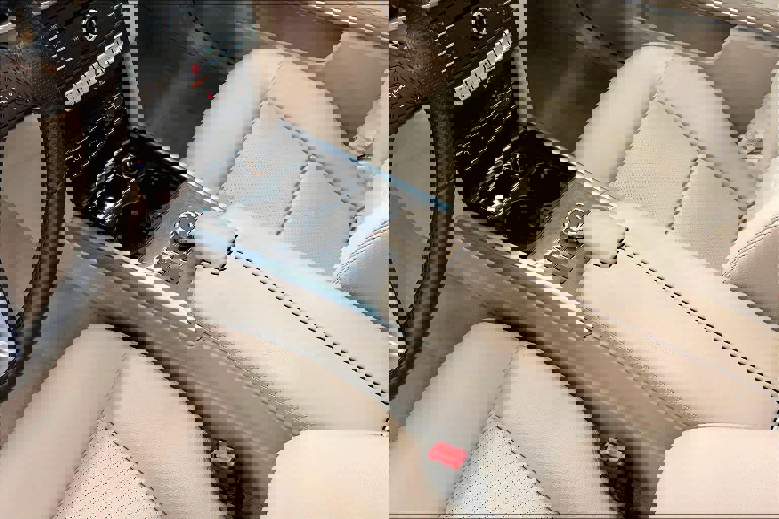 Used 2016 Mercedes-Benz E 350 Sedan image 26