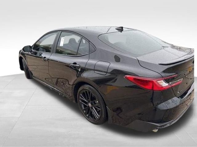 Used 2025 Toyota Camry SE image 7