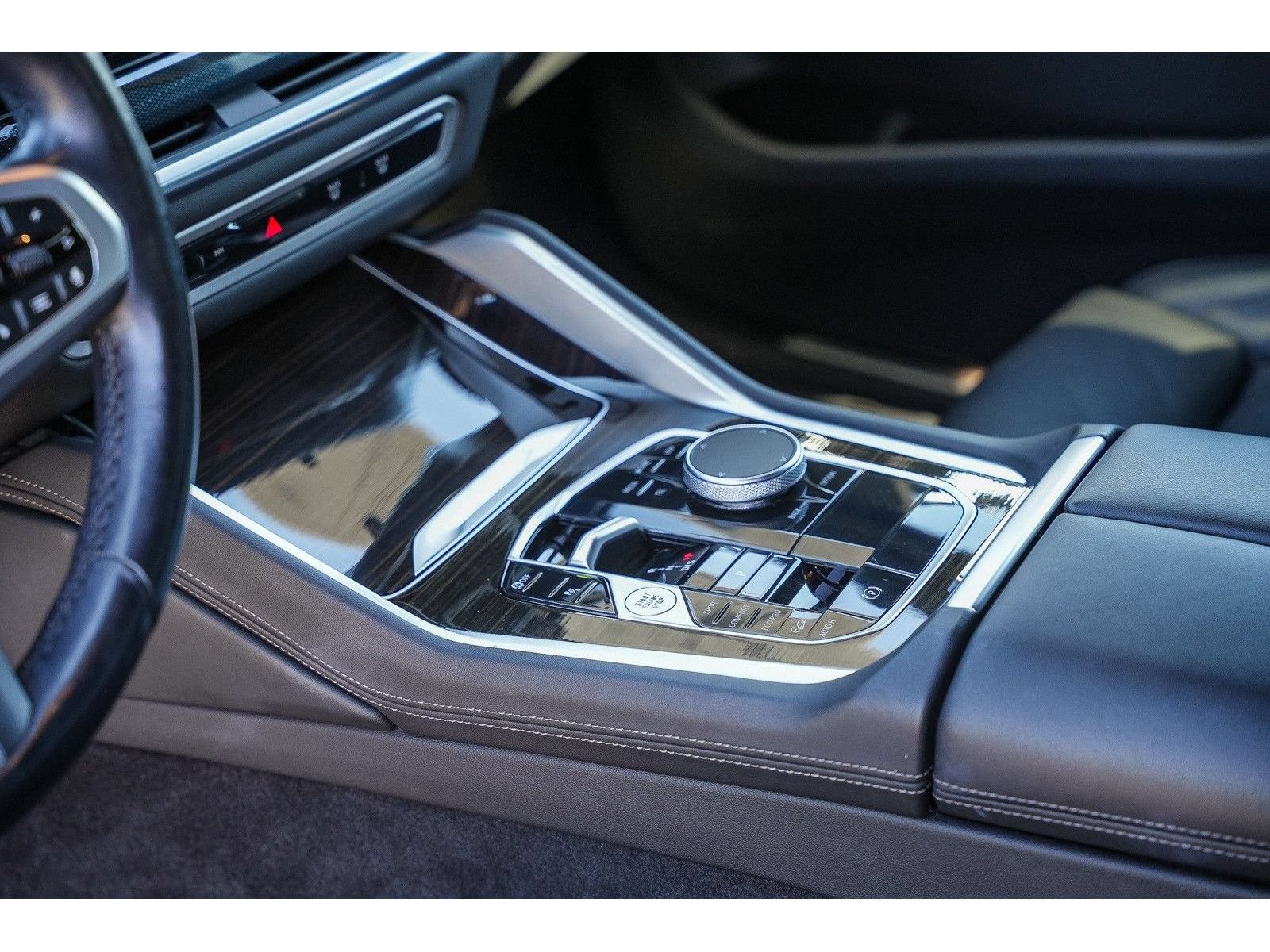 Used 2025 BMW X6 xDrive40i AWD/4WD image 22