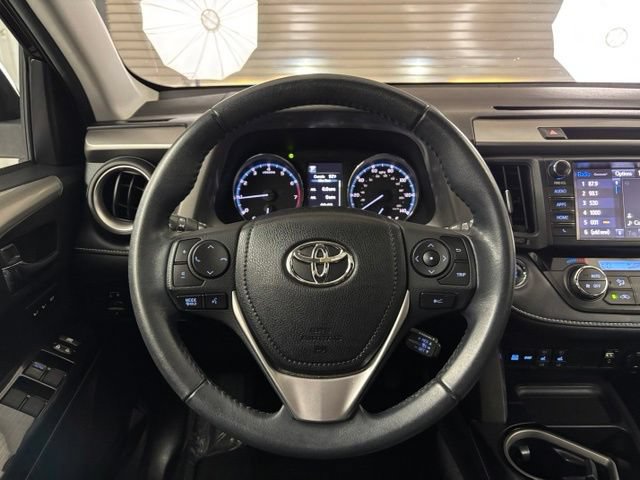 Used 2018 Toyota RAV4 Limited FWD image 16