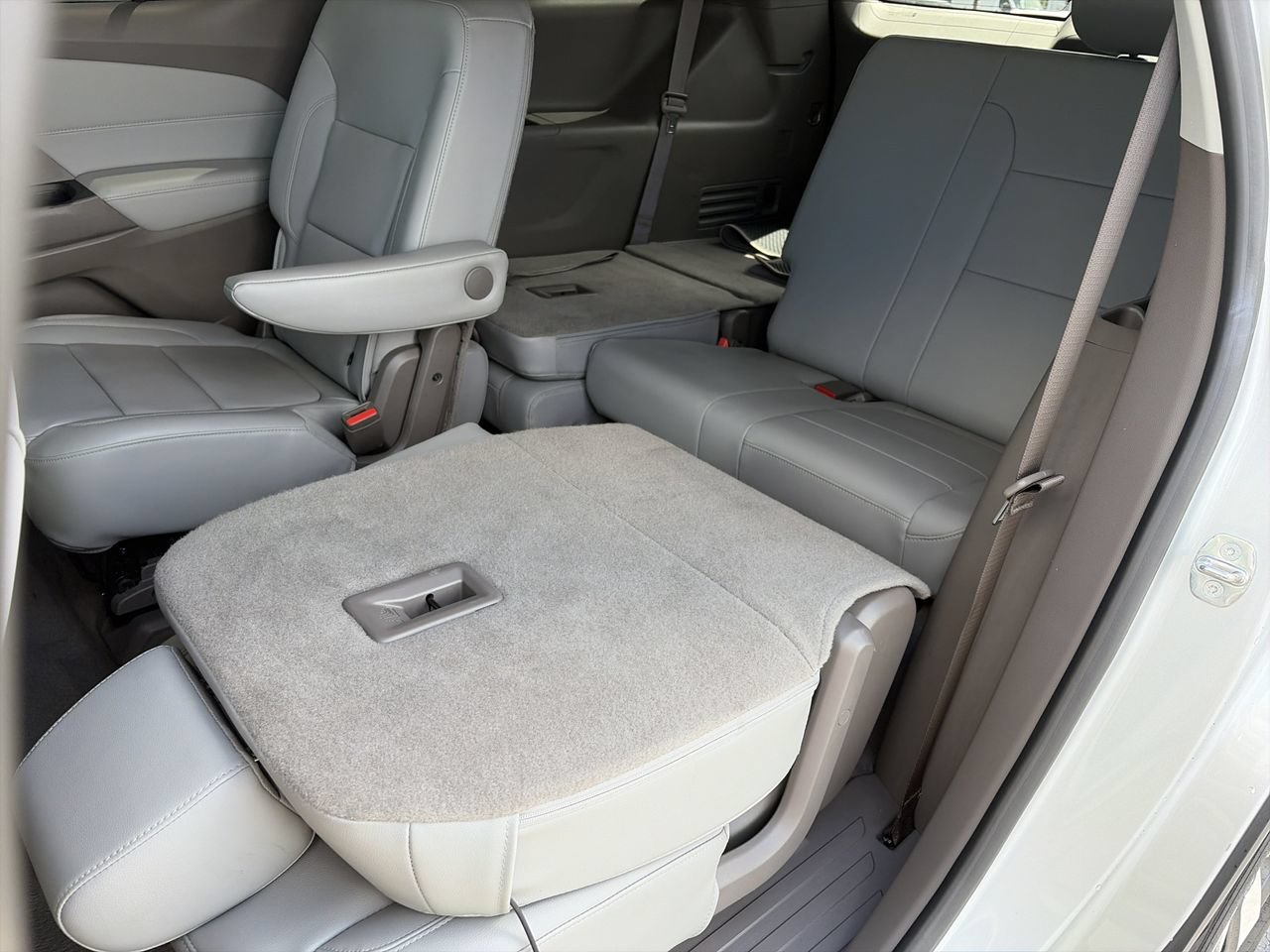 Used 2020 Chevrolet Traverse LT w/ LT Premium Package FWD image 24