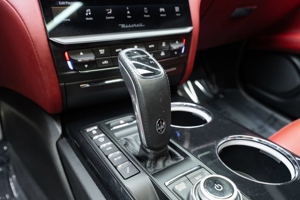 Used 2021 Maserati Quattroporte S GranSport Q4 AWD/4WD image 39