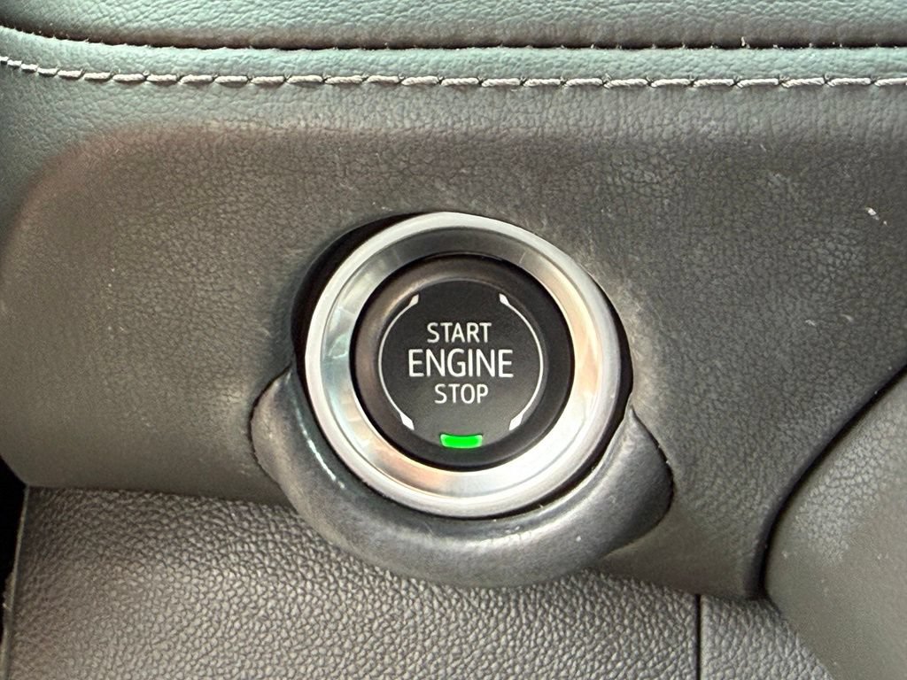 Used 2025 Chevrolet Tahoe LS AWD/4WD image 13