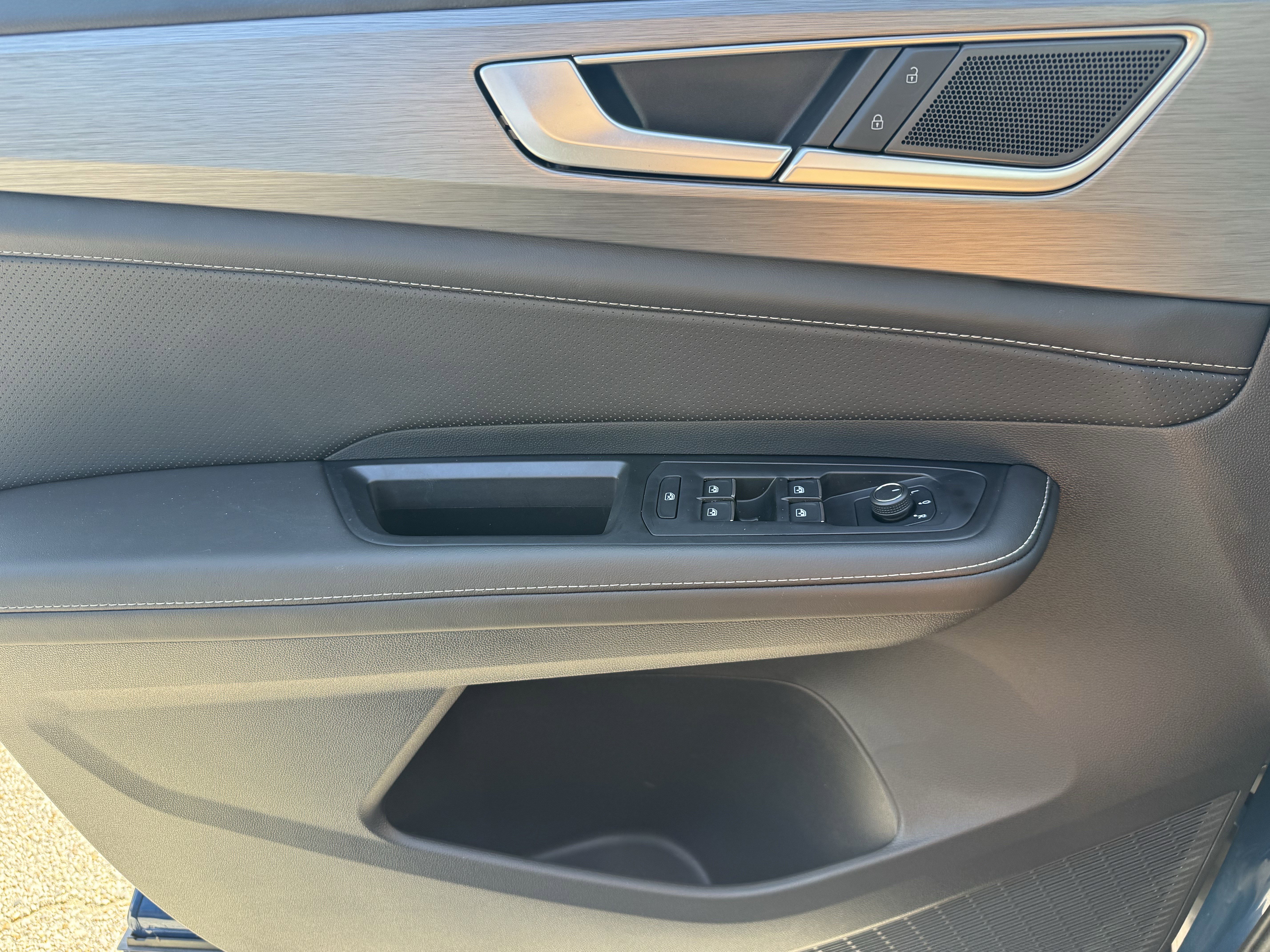 New 2026 Volkswagen Atlas Cross Sport SE image 7