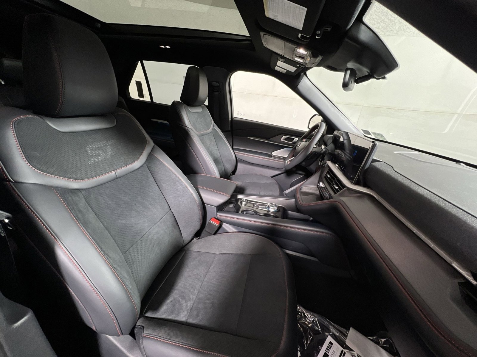 New 2026 Ford Explorer ST w/ Sun And Sound Package image 28