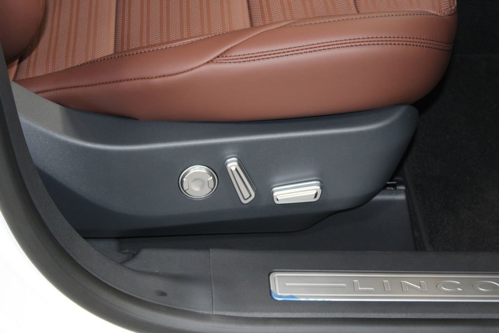 New 2026 Lincoln Nautilus Reserve image 27