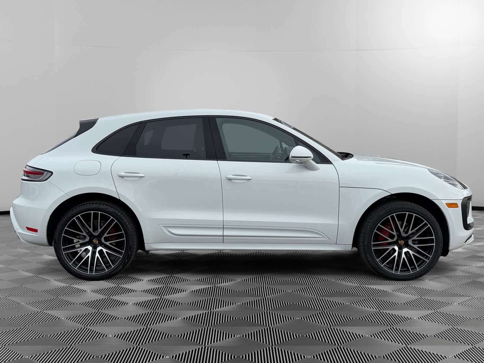 Used 2023 Porsche Macan S image 6