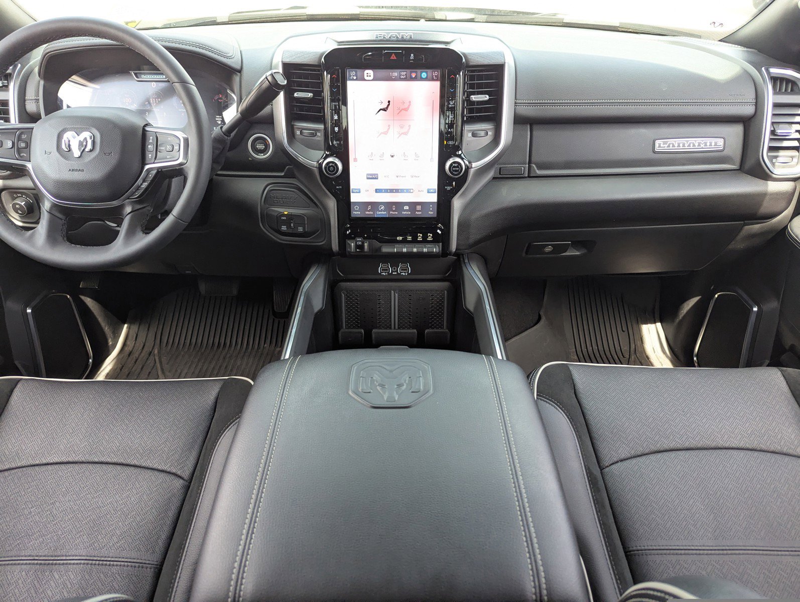 Used 2025 RAM 2500 Laramie image 17