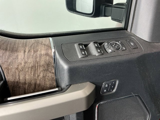 Used 2017 Ford F250 Lariat w/ Lariat Value Package AWD/4WD image 8
