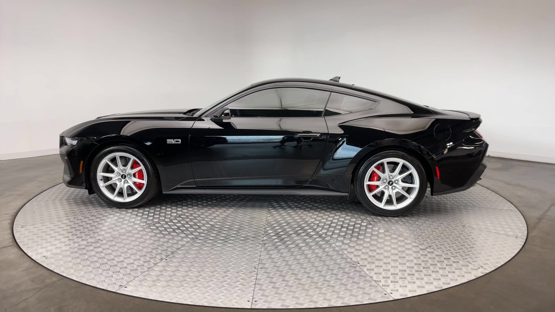 Used 2024 Ford Mustang GT Premium RWD image 5