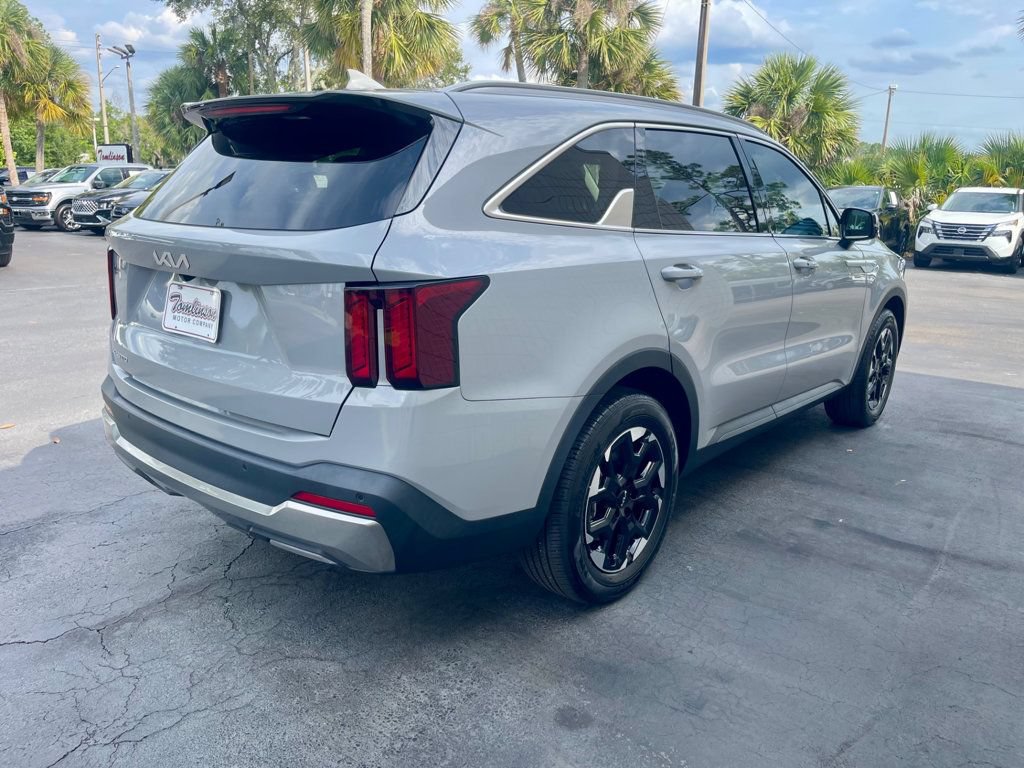 Used 2025 Kia Sorento S FWD image 6