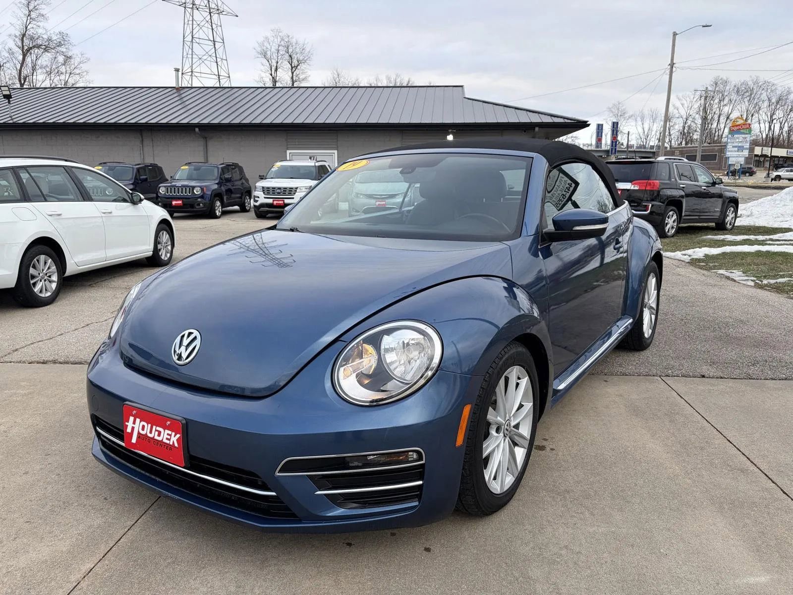 Used 2019 Volkswagen Beetle 2.0T SE image 3