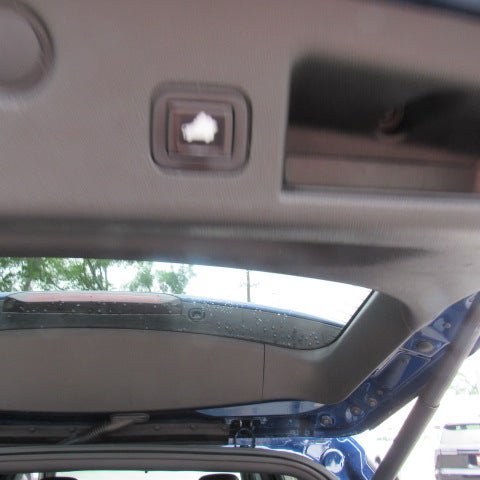 Used 2022 Chevrolet Equinox RS w/ RS Leather Package FWD image 6
